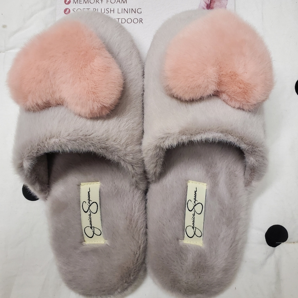 New Jessica Simpson plush soft Slippers 7-8